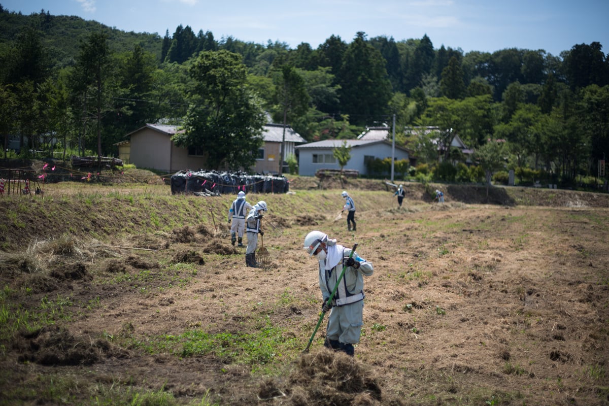 Radioactive Decontamination in Iitate District in Japan © Jeremy Sutton-Hibbert / Greenpeace