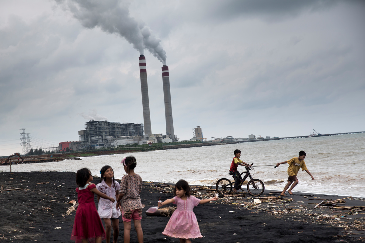 Children Play in Central Java © Kemal Jufri / Greenpeace