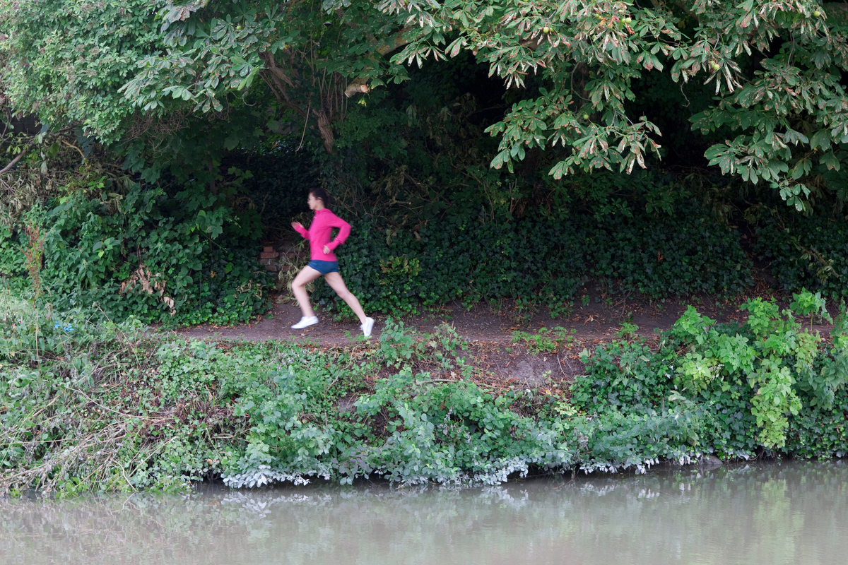 Pink Hooded Top and Denim Shorts © Alex Stoneman / Greenpeace