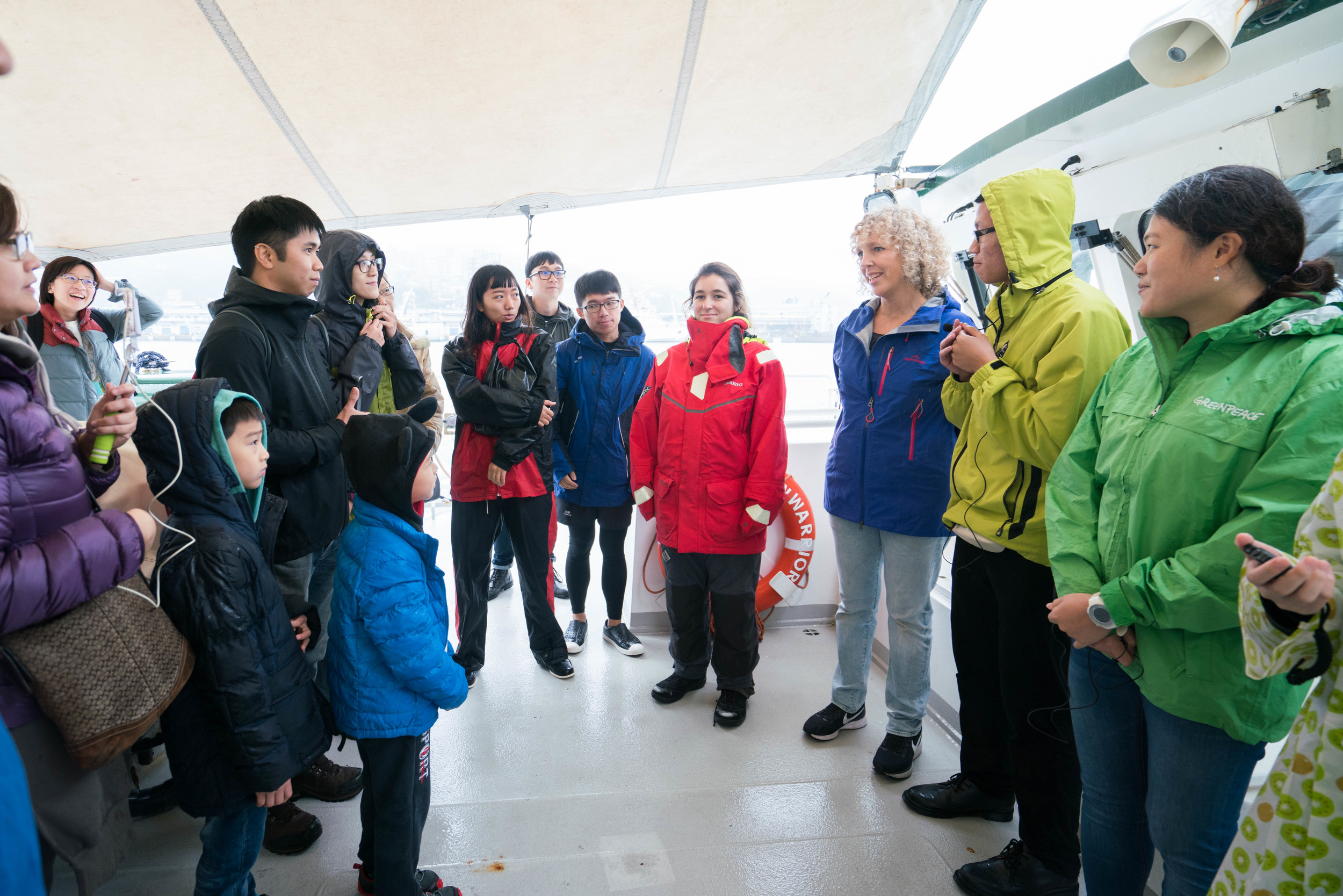 Rainbow Warrior in Taiwan: Open Boat in Keelung Port © Chong Kok Yew / Greenpeace