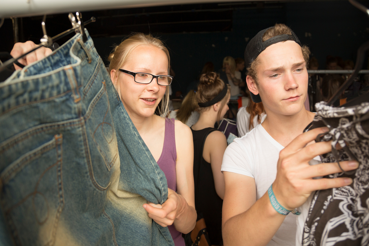 Clothes swap in Hamburg © Isadora Tast / Greenpeace