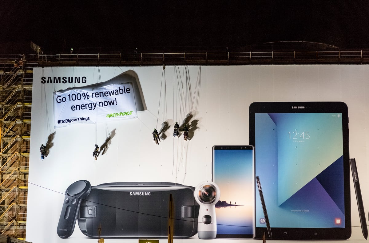 Protest in Berlin for Samsung to Commit to Clean Energy Protest in Berlin © Mike Schmidt / Greenpeace