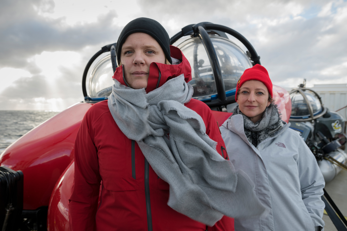 Frida Bengtsson and Susanne Lockhart on the Arctic Sunrise © Christian Åslund / Greenpeace