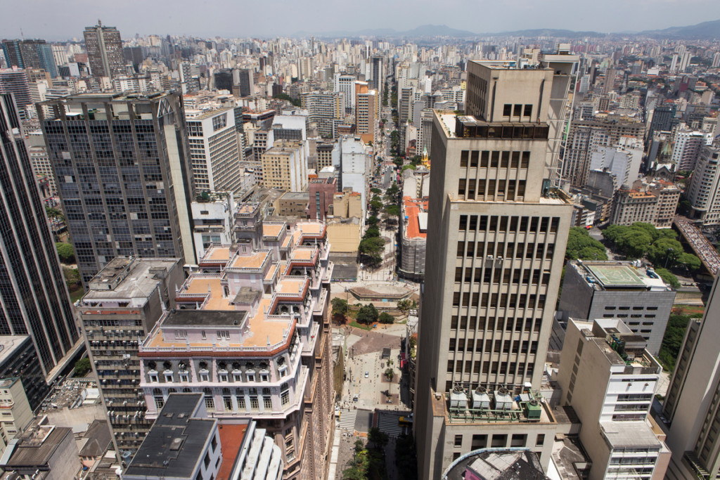 Aerial View over São Paulo © Otávio Almeida / Greenpeace