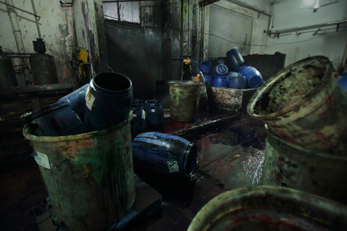 Dye factory in Shaoxing © Lu Guang / Greenpeace