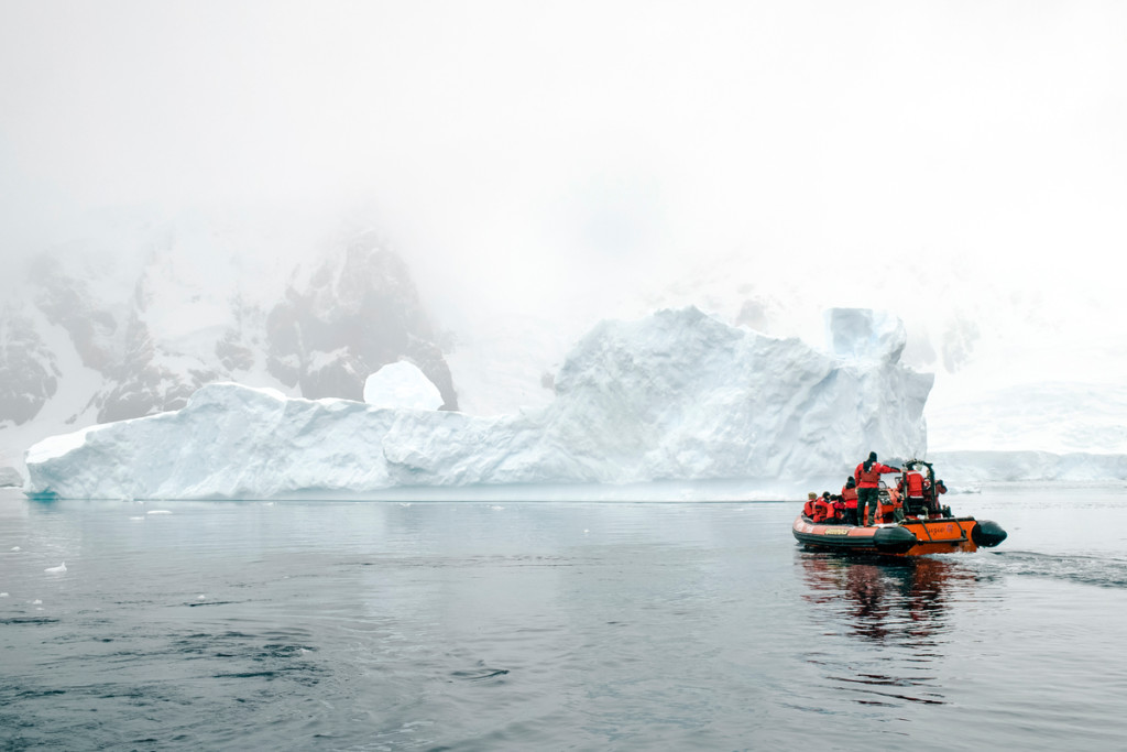 Errera Channel in the Antarctic © Daniel Beltrá / Greenpeace