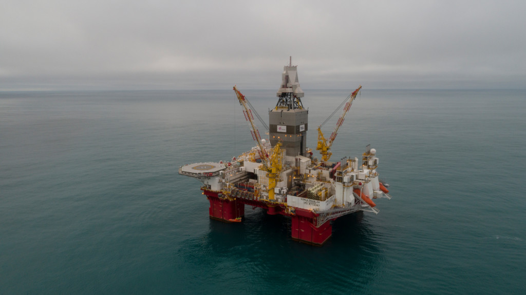 Statoil oil rig in the Arctic © Christian Åslund / Greenpeace © Christian Åslund / Greenpeace Statoil oil rig in the Arctic © Christian Åslund / Greenpeace © Christian Åslund / Greenpeace