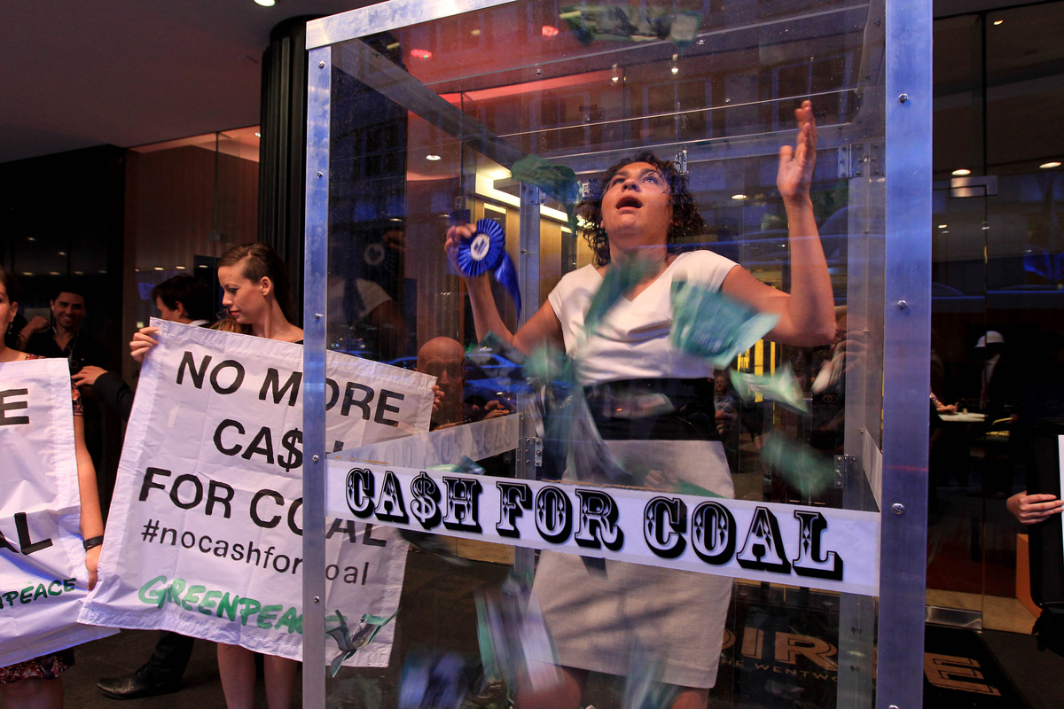 Hands off Australians’ Tax Money Action in Sydney © Dean Sewell / Greenpeace
