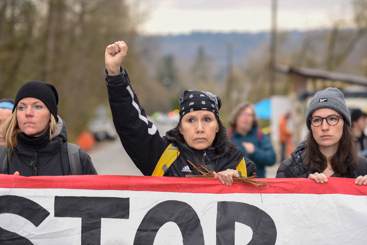 Land Defenders Protest at Kinder Morgan Tank Farm in British Columbia © Rogue Collective / Greenpeace