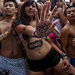 "Detox" Striptease in Bangkok © Athit Perawongmetha / Greenpeace