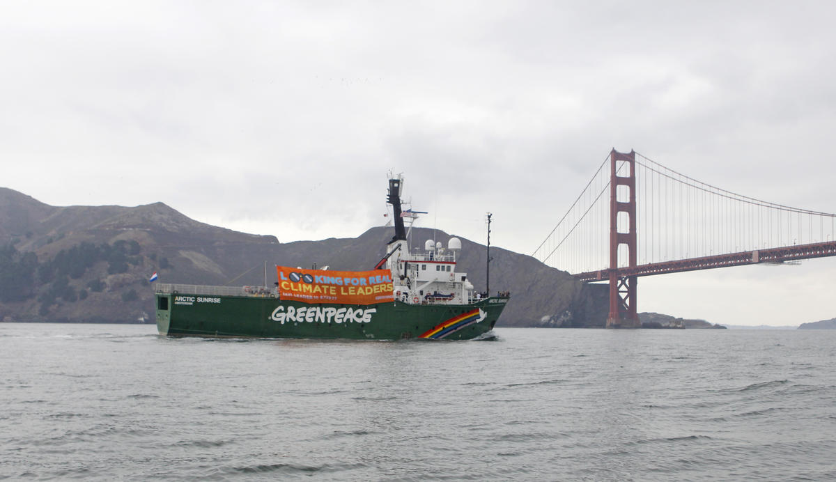 MY Arctic Sunrise Climate Summit Message in San Francisco. © George Nikitin