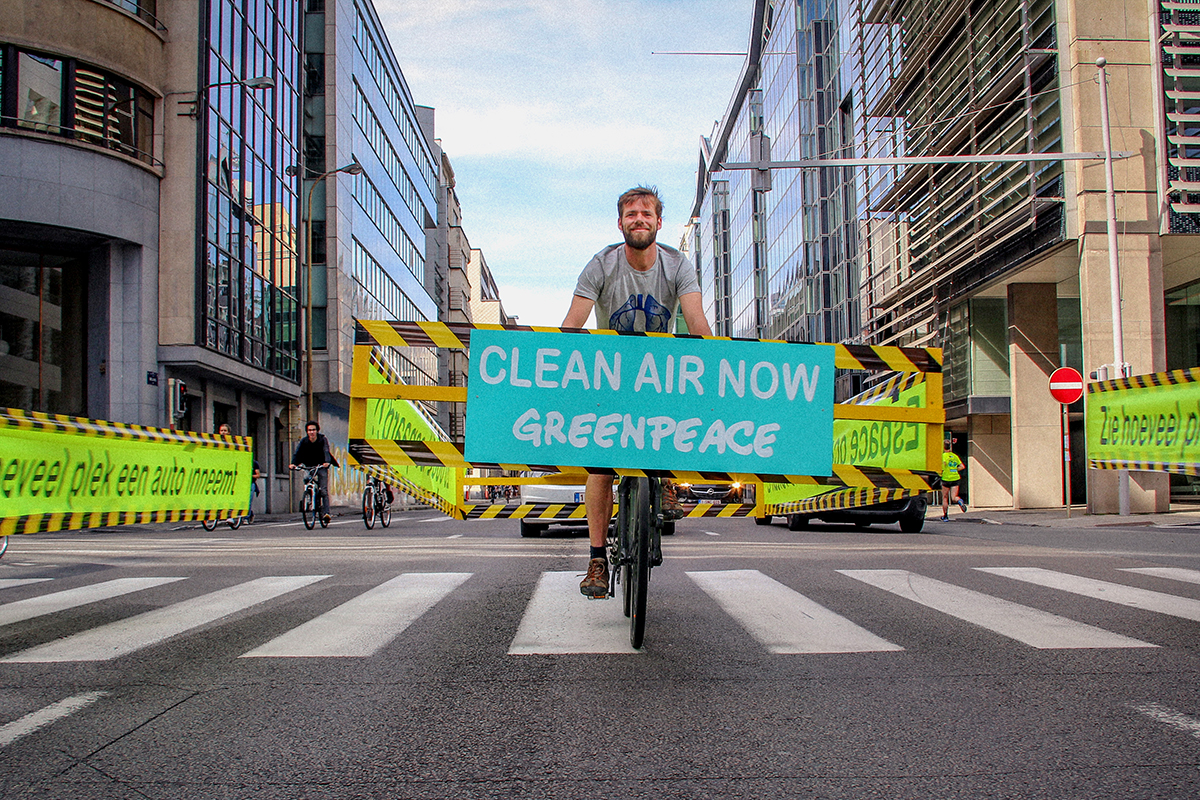 International Car-Free Day in Belgium © Elodie Mertz / Greenpeace Belgium