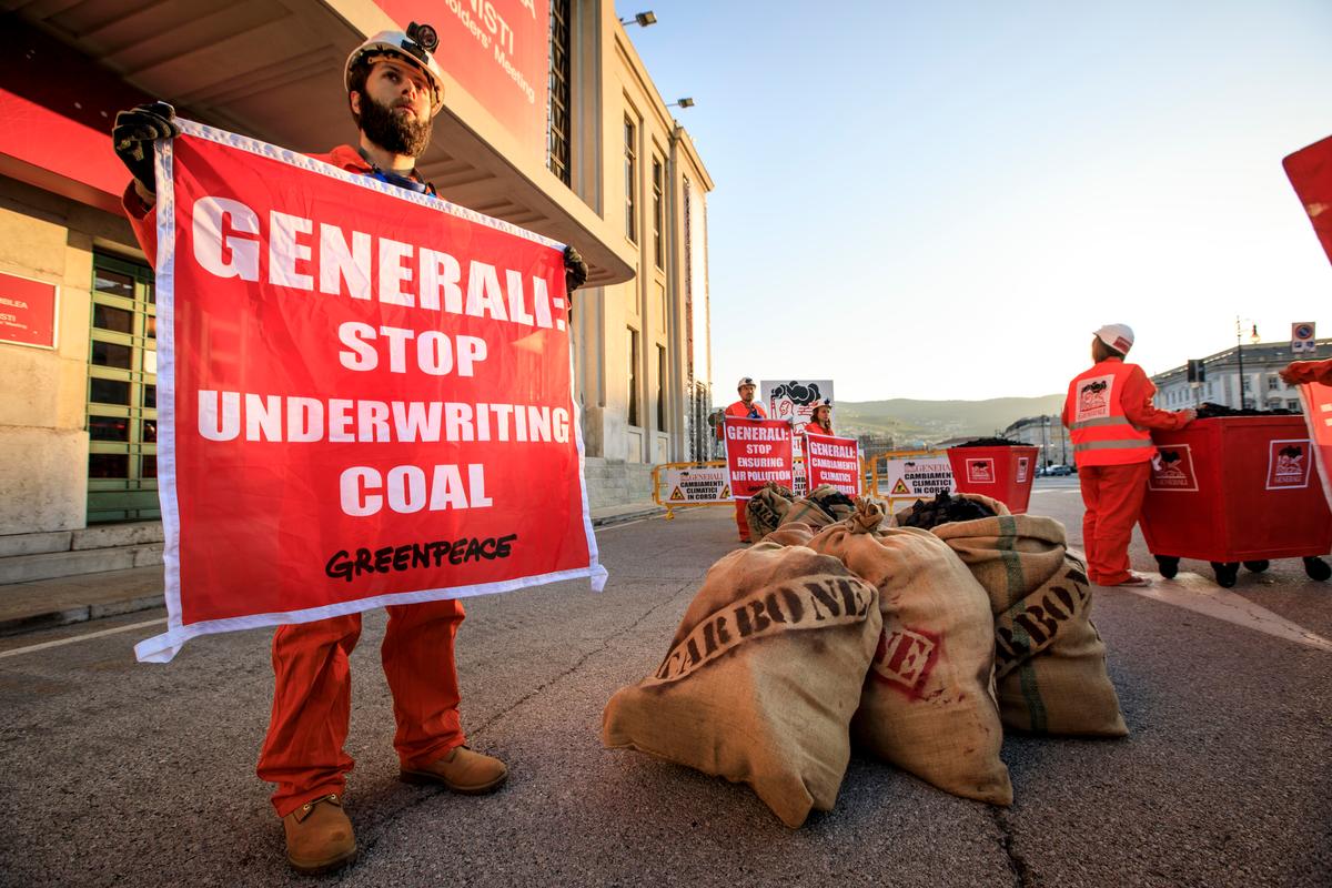 Coal Action at Generali Annual Meeting in Trieste, April 2018 © Lorenzo Moscia / Greenpeace