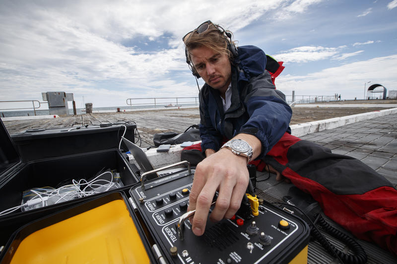 Diver prepares in the Great Australian Bight