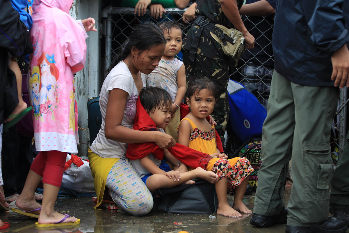 Aftermath of Typhoon Haiyan in the Philippines. © Matimtiman