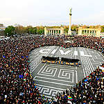 Civil society group organised a non-violent event on the iconic Heroes’ Square in Budapest. 