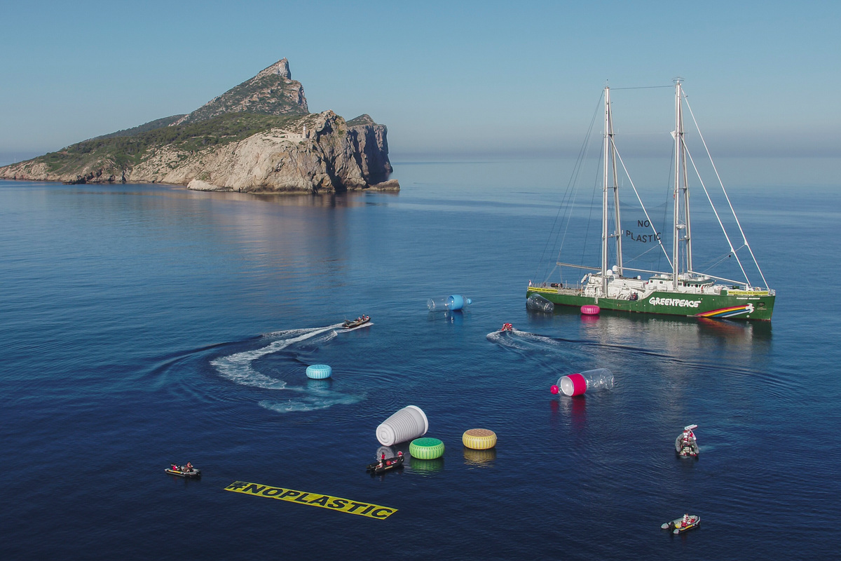 Greenpeace ships are setting sail to tackle the global plastic ...