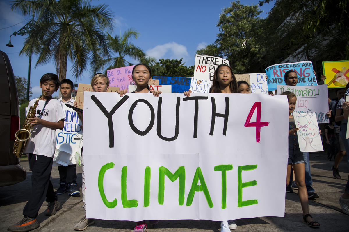 Fridays for Future Student Demonstration in Bangkok. © Biel Calderon / Greenpeace