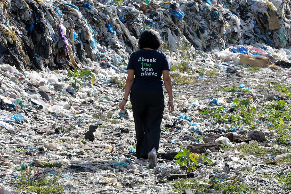 Plastic Waste Dump in Dumaguete, Philippines. © Anonymous