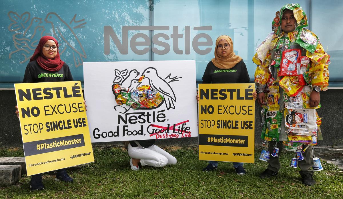 Malaysian Activists Protest at Nestle Headquarter. © Nandakumar S. Haridas / Greenpeace