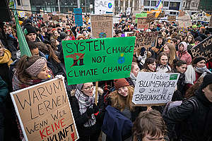 Student Strike for More Climate Protection in BerlinSchueler-Streik fuer mehr Klimaschutz in Berlin© Gordon Welters / Greenpeace