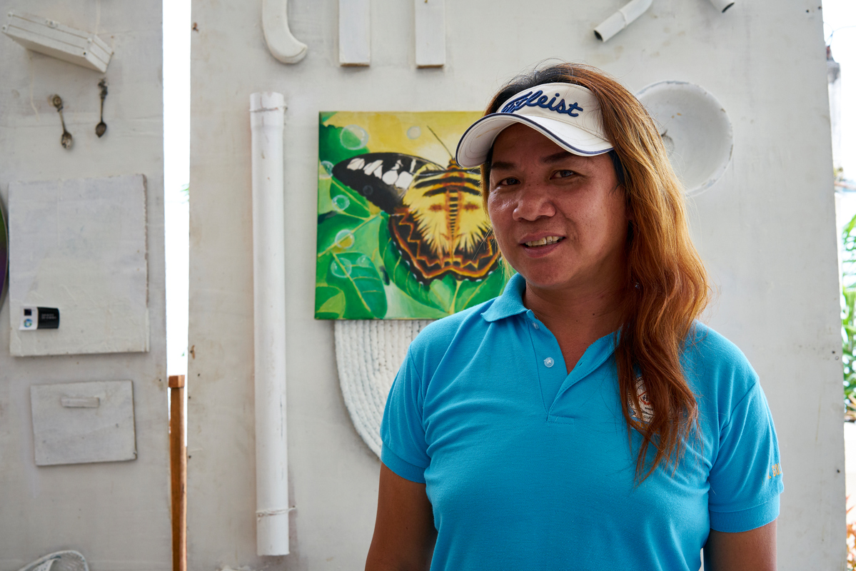 Arthur Golong at Human LIVErary Event in Tacloban. © Noel Guevara / Greenpeace