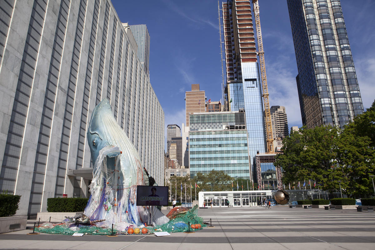 Ocean-Inspired Artwork at the United Nations in New York. © Greenpeace / Alex Yallop