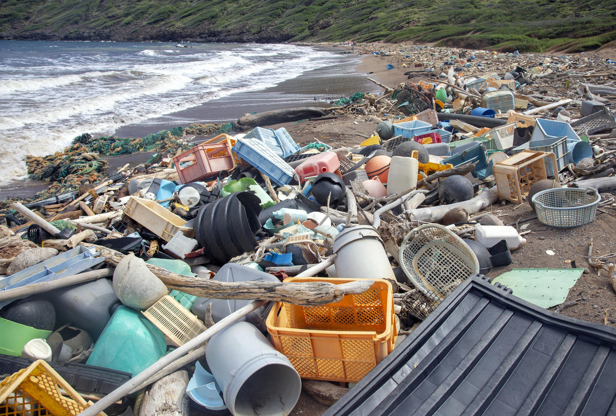 Plastic Clean Up on Kaho'olawe. © Tim Aubry / Greenpeace