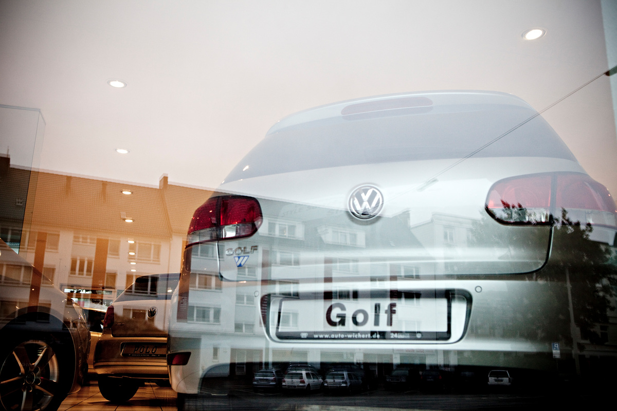 VW Car Golf. © Fred Dott / Greenpeace