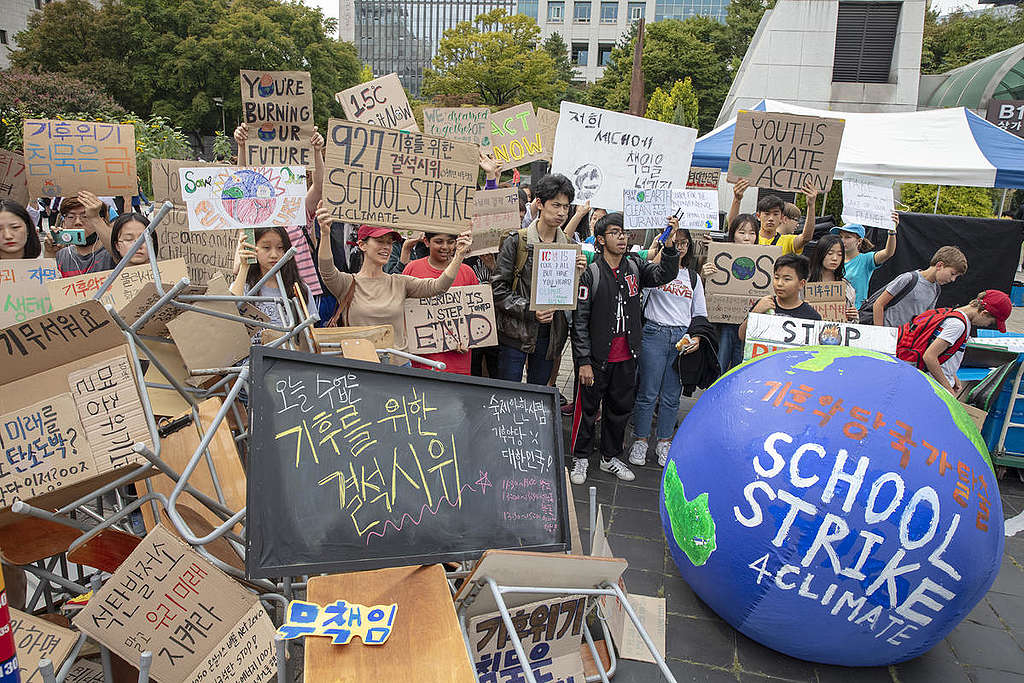 Youth Climate Strike in Seoul, S.Korea. © Soojung Do / Greenpeace