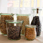 Seoul office created ‘Plastic Zero Grocery store map’ with volunteers in April and ‘Jigu’ is one of the places aiming at waste-free lifestyle. This small store hidden at residential area, provides eco-friendly products and dispensers for the customers buying nuts with their own containers.