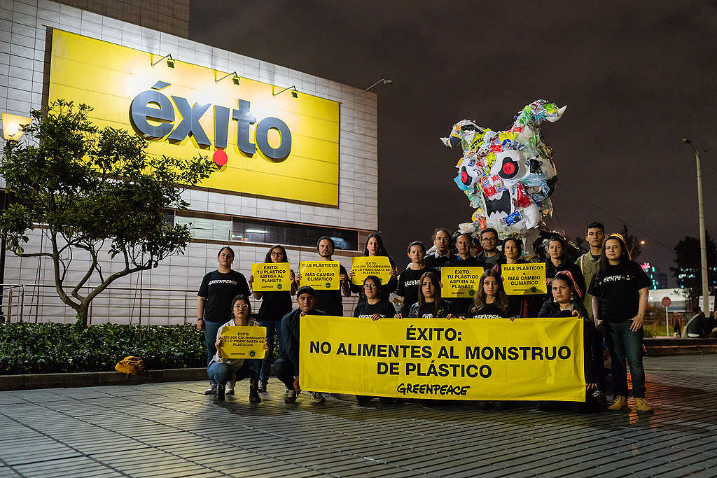 Plastic Monster Activity in Bogota © Juliana Melo / Greenpeace