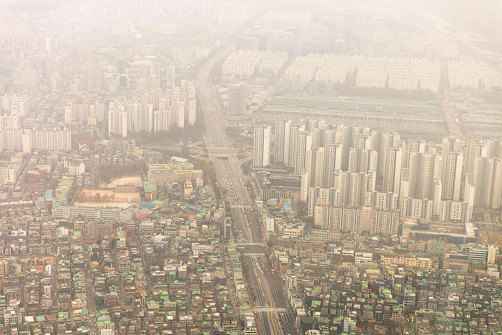 Ultra Fine Dust Pollution at Alarming Levels in Seoul. © Soojung Do / Greenpeace