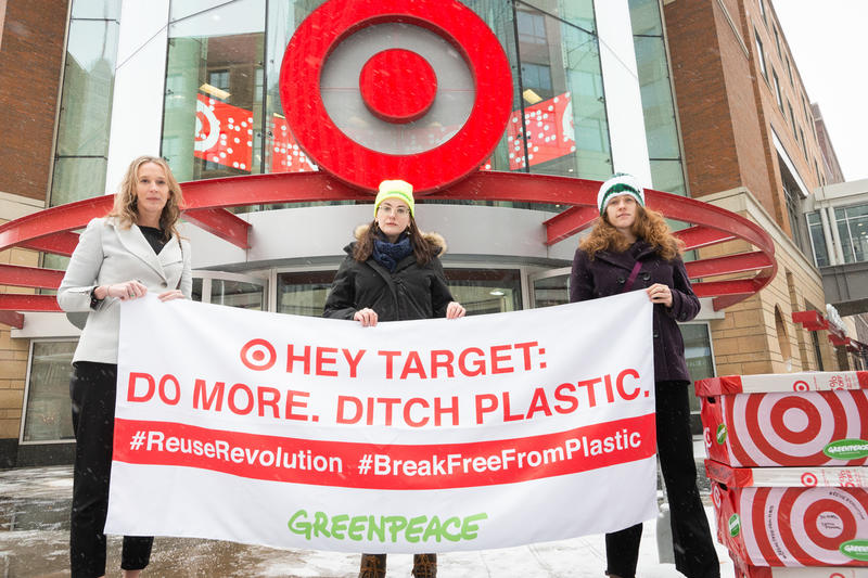 Plastics Petition Delivery to Target Headquarters © Annabelle Marcovici / Greenpeace