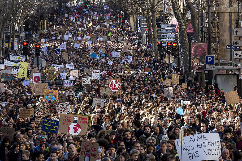 Walk for the Climate in Paris La Marche du Siècle à Paris Walk for the Climate in Paris La Marche du Siècle à Paris