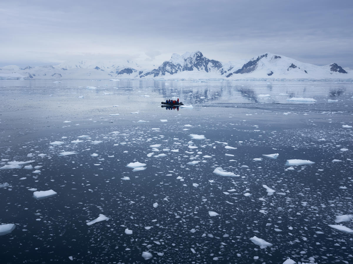 Arctic Sunrise In Antarctica. © Abbie Trayler-Smith / Greenpeace