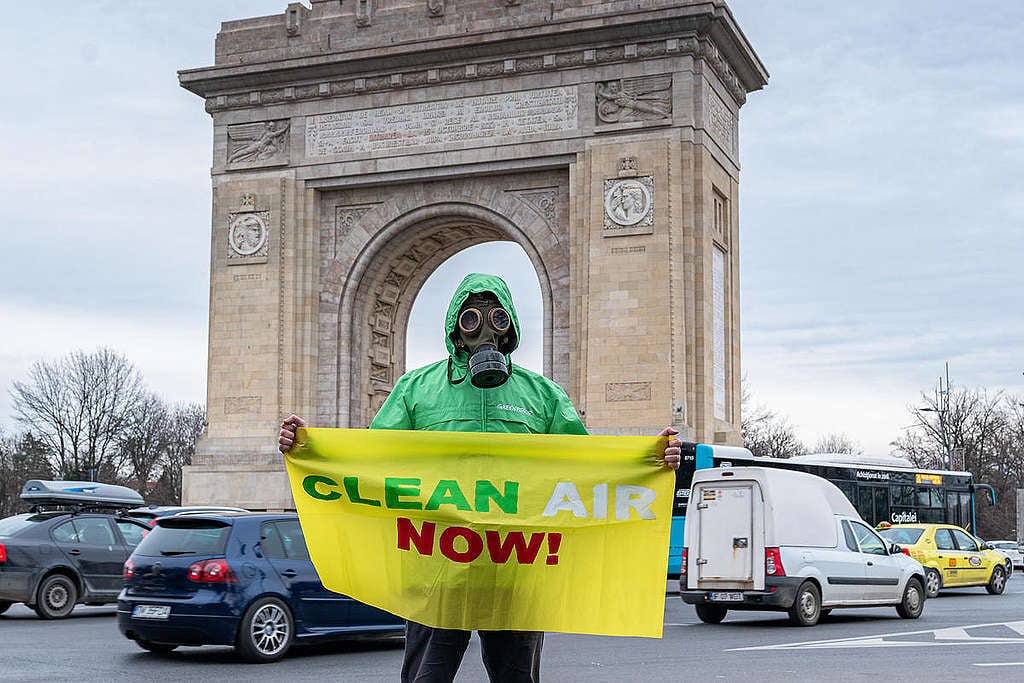Clean Air Now Action in Bucharest, Romania. © Catalin Georgescu / Greenpeace