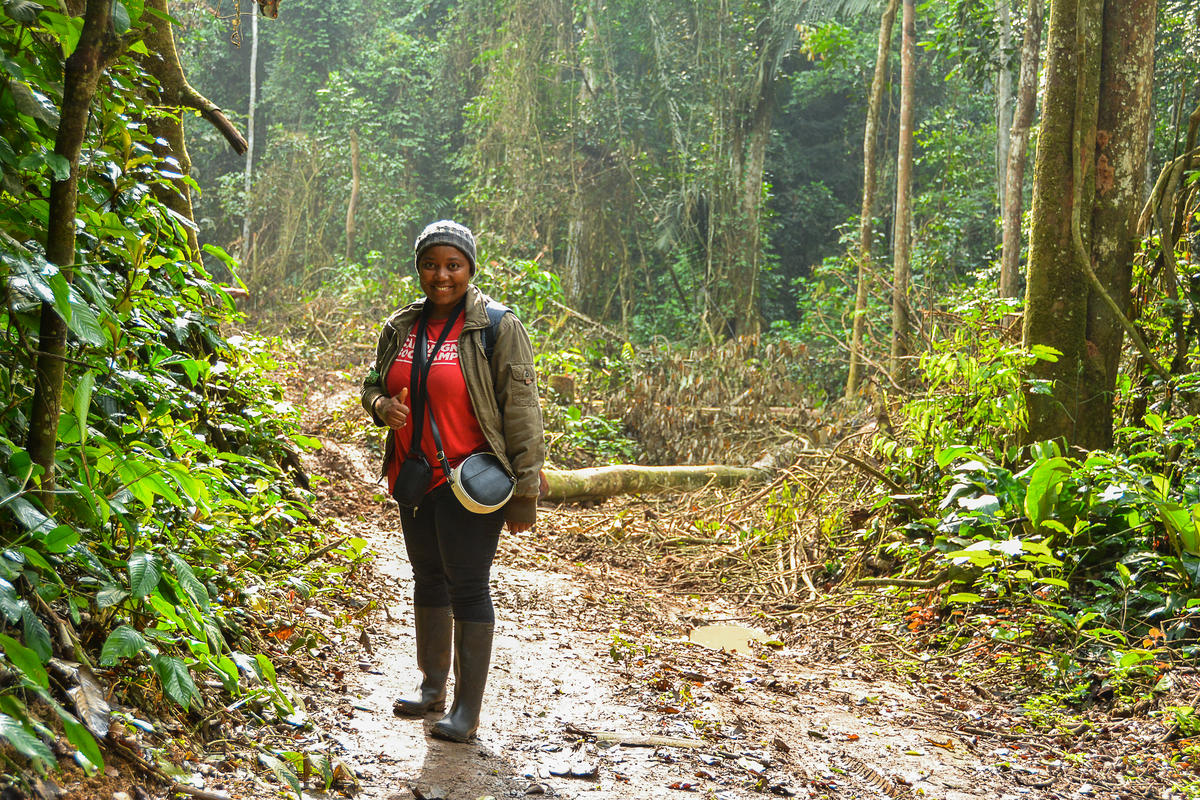 Forest Campaigner in Cameroon Rainforest. © Jean-Pierre-Kepseu / Greenpeace