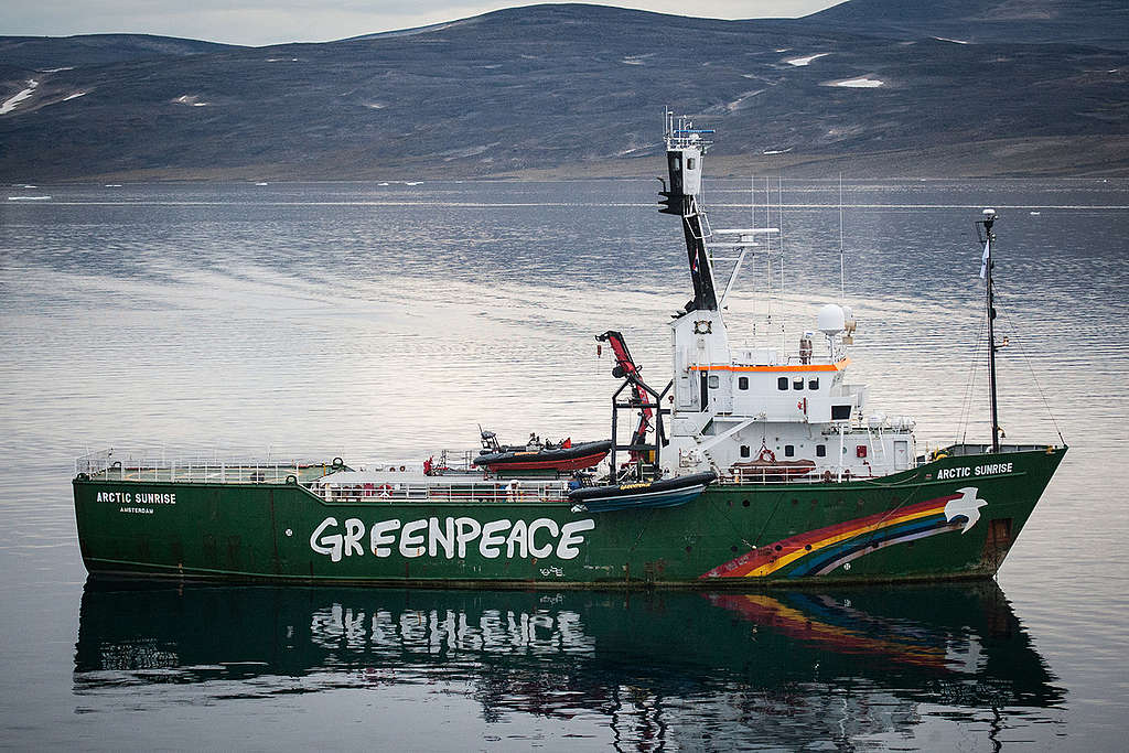 Arctic Sunrise Anchored at Clyde River. © Greenpeace