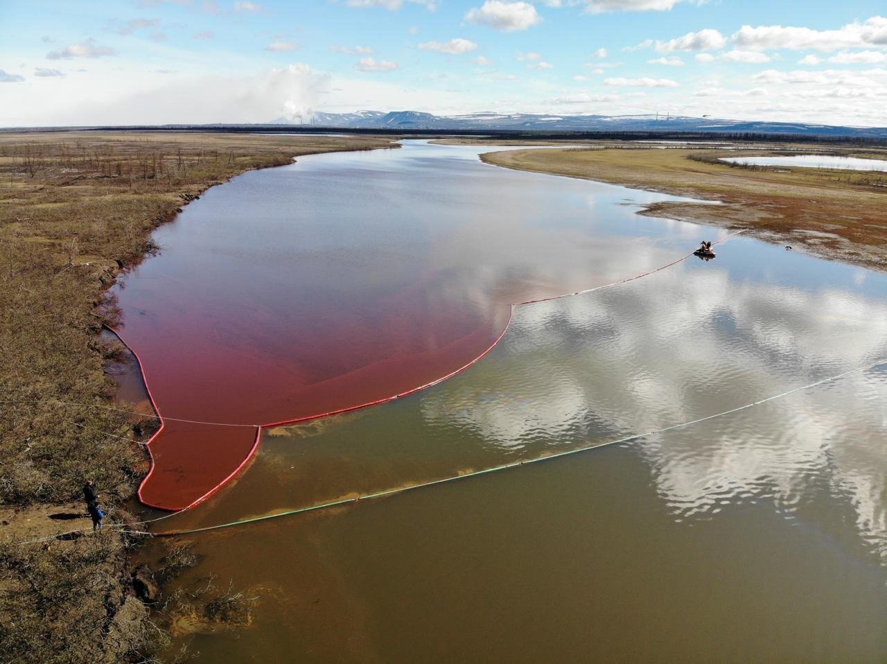 Oil spill at the Nornickel plant spewed thousands of tonnes of oil into land and water in Taimyr, Siberia, turning the Ambarnaya River red. © Anonymous / Greenpeace