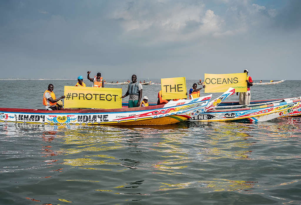 Arctic Sunrise Leaves Dakar, Senegal. © Tommy Trenchard / Greenpeace