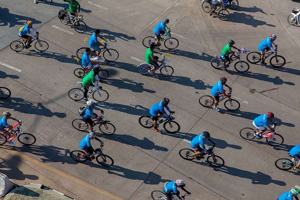 'Act for Arctic' Ice Ride in Thailand. © Roengchai  Kongmuang / Greenpeace