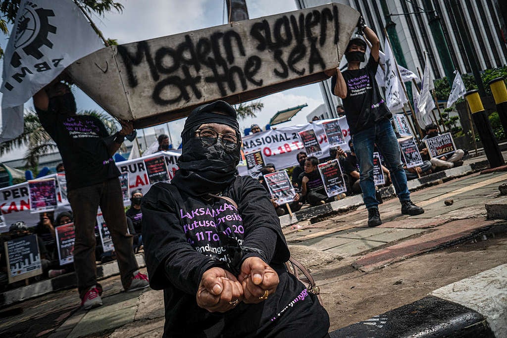 Migrant Labor Day Protest in Jakarta. © Edsah Setiawan / Greenpeace Migrant Labor Day Protest in Jakarta. © Edsah Setiawan / Greenpeace