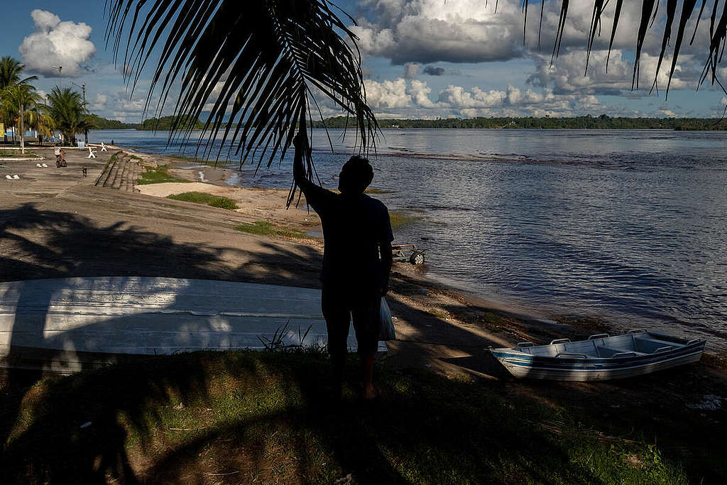 São Gabriel da Cachoeira, in the state of Amazonas, alongside the Negro River © Christian Braga / Greenpeace São Gabriel da Cachoeira, in the state of Amazonas, alongside the Negro River © Christian Braga / Greenpeace