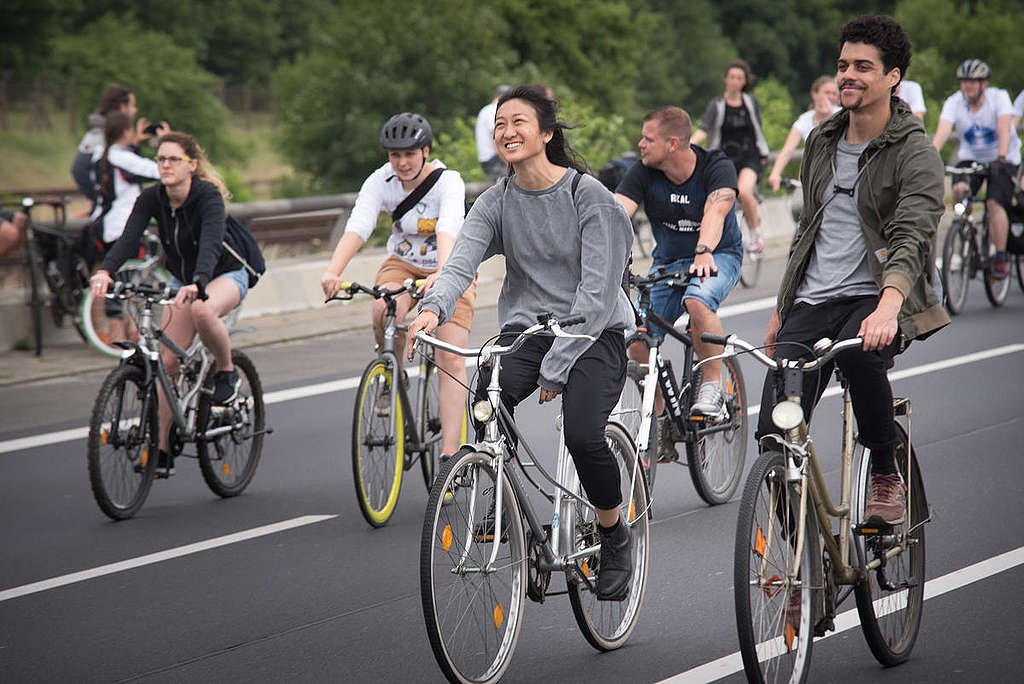 A bike ride for the Clean Air Now campaign is organized on a highway in Berlin closed on Sunday.