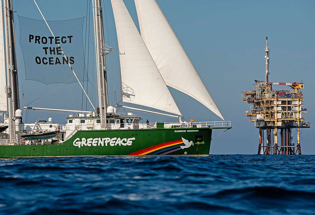 Rainbow Warrior in the North Sea - Protest at Gas Platform A6-A Rainbow Warrior in the North Sea - Protest at Gas Platform A6-A