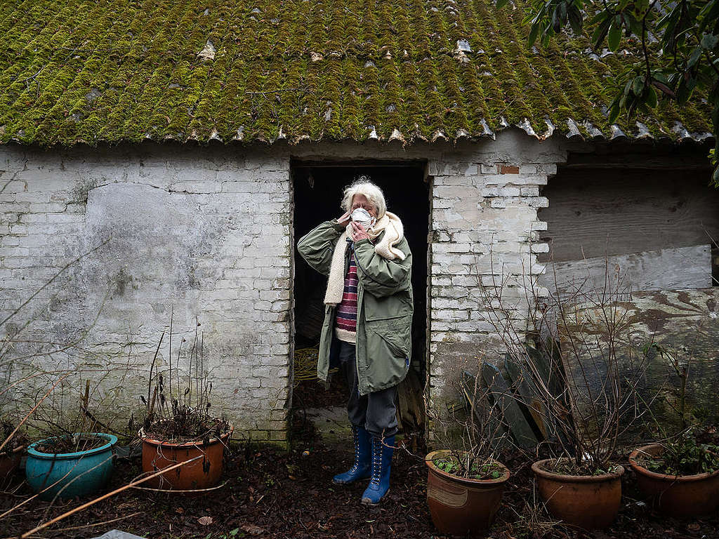Woman Living near Vandvaerksgaarden Factory Farm, Denmark. © Greenpeace / Wildlight / Selene Magnolia Woman Living near Vandvaerksgaarden Factory Farm, Denmark. © Greenpeace / Wildlight / Selene Magnolia