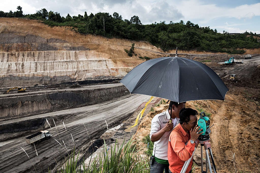 Coal Mining Expansion in Indonesia. © Kemal Jufri / Greenpeace Coal Mining Expansion in Indonesia. © Kemal Jufri / Greenpeace