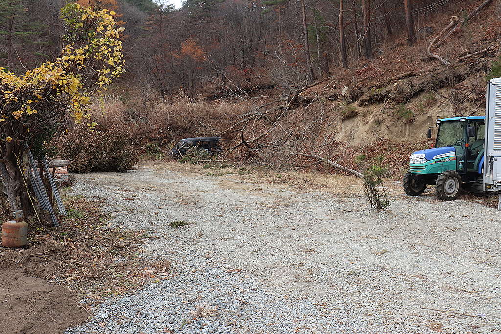 What remains of Mr. Anzai’s home in Iidate, Fukushima. After maintenance of the house became difficult during the prolonged evacuation, it was knocked down in 2018. 