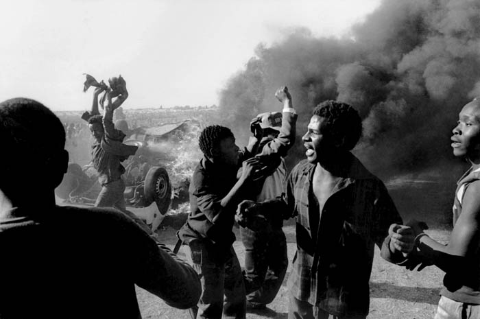 Anti Apartheid protest, South Africa. © Paul Weinberg, Wikimedia Comms CC 3.0